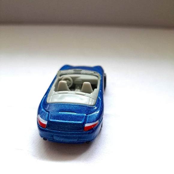 1998 Mattel Matchbox Blue Porsche 911 Carrera Cabriolet Loose Toy Car - Picture 4 of 7